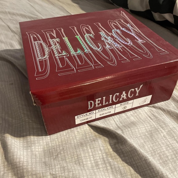 Delicacy Silver Glitter Prom/Homecoming Shoes High Heels Size 8 - Picture 5 of 5